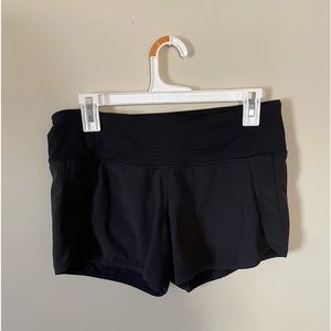 Great Condition Women’s Lululemon Shorts Size 6 4 inch inseam Lulu